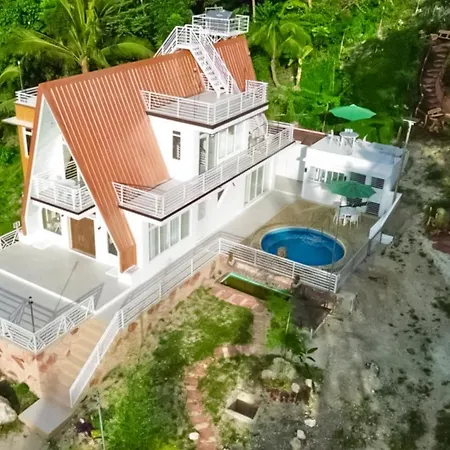 Elmo & Alice Villa Resort